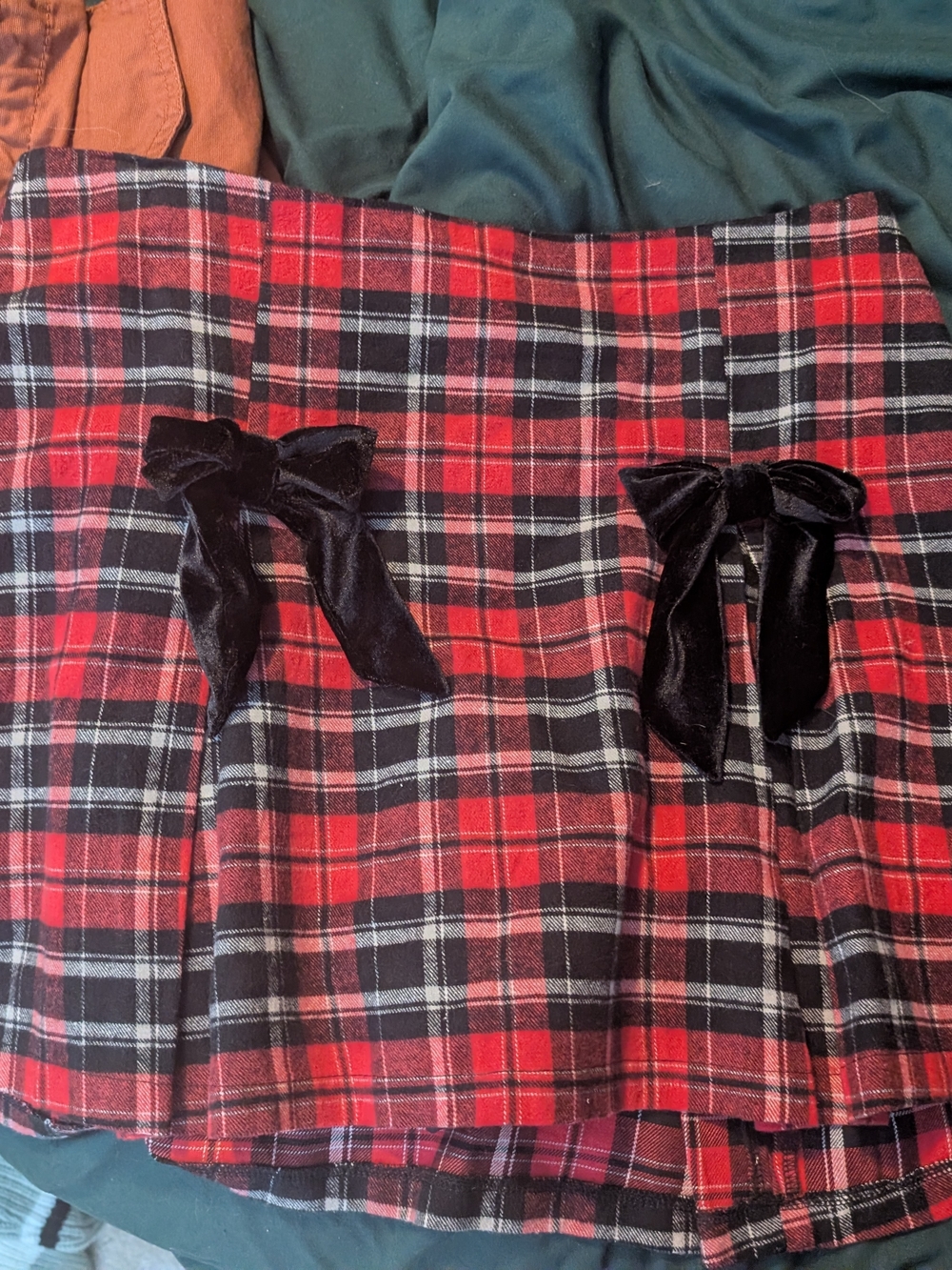 Arula Plaid Bow-Accent Mini Skort